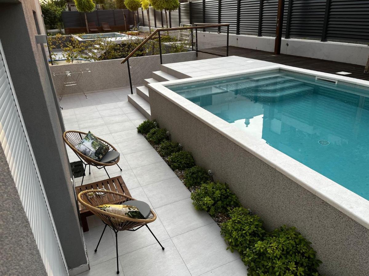 Cozy Seaside Apartment With Pool & Terrace Split Exteriör bild